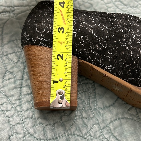 Amalfi By Rangoni Sz 7.5m. Black Peep Toe. Block wooden heel. Italy made. NWOB - Picture 4 of 10